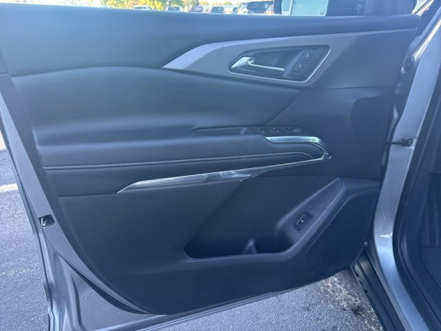 Used 2025 Chevrolet Traverse LT image 24