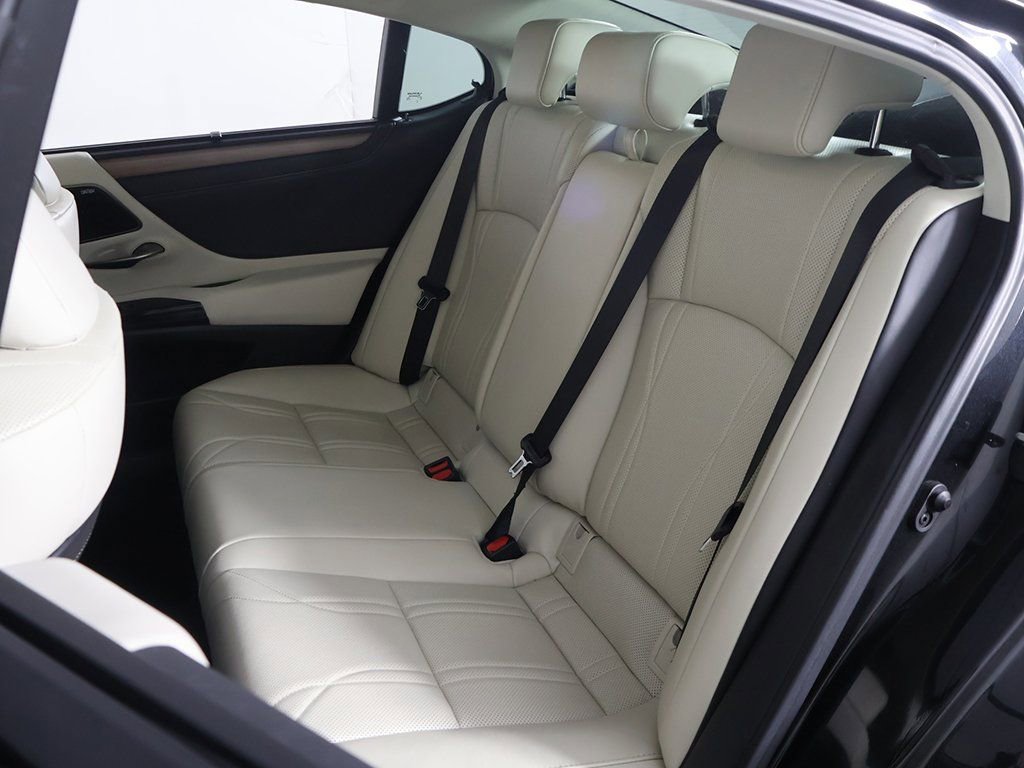 Used 2023 Lexus ES 350 w/ Ultra Luxury Package image 35