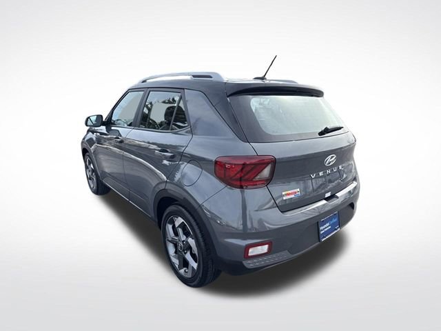 Certified 2025 Hyundai Venue Limited FWD image 3