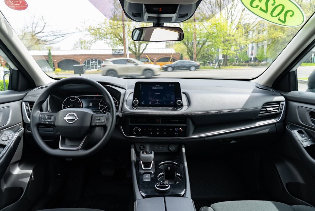 Certified 2025 Nissan Rogue S image 9