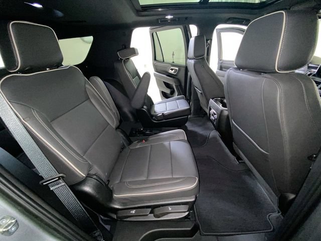 Used 2023 GMC Yukon SLT w/ SLT Luxury Package AWD/4WD image 32