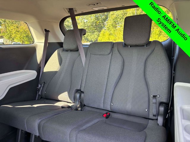 Used 2022 Kia Carnival LX FWD image 24
