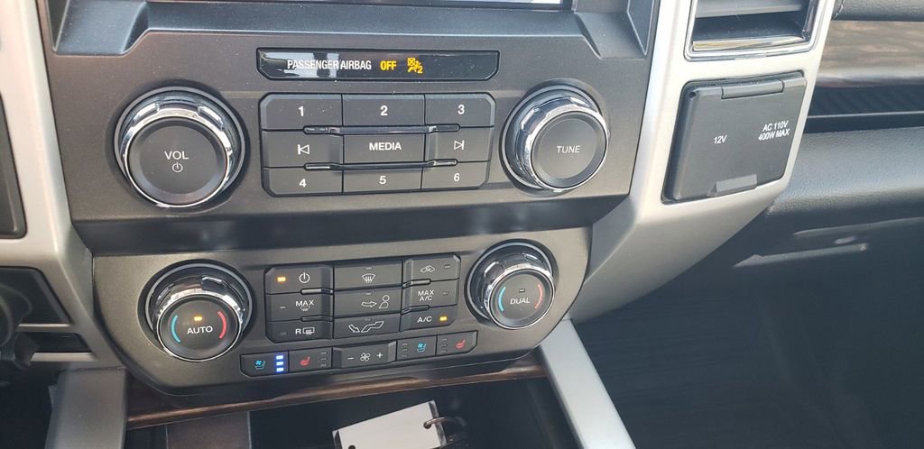 Used 2020 Ford F150 Lariat AWD/4WD image 16