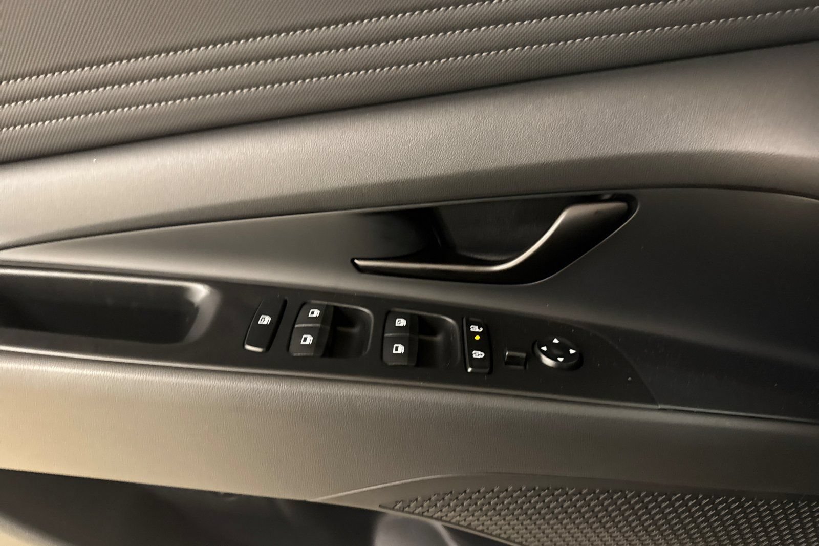 New 2026 Hyundai Elantra Sport FWD image 11