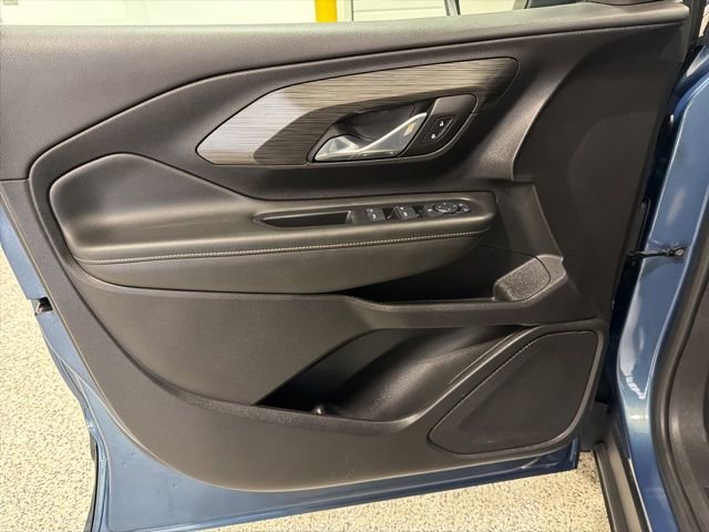 Used 2024 GMC Terrain SLE image 9