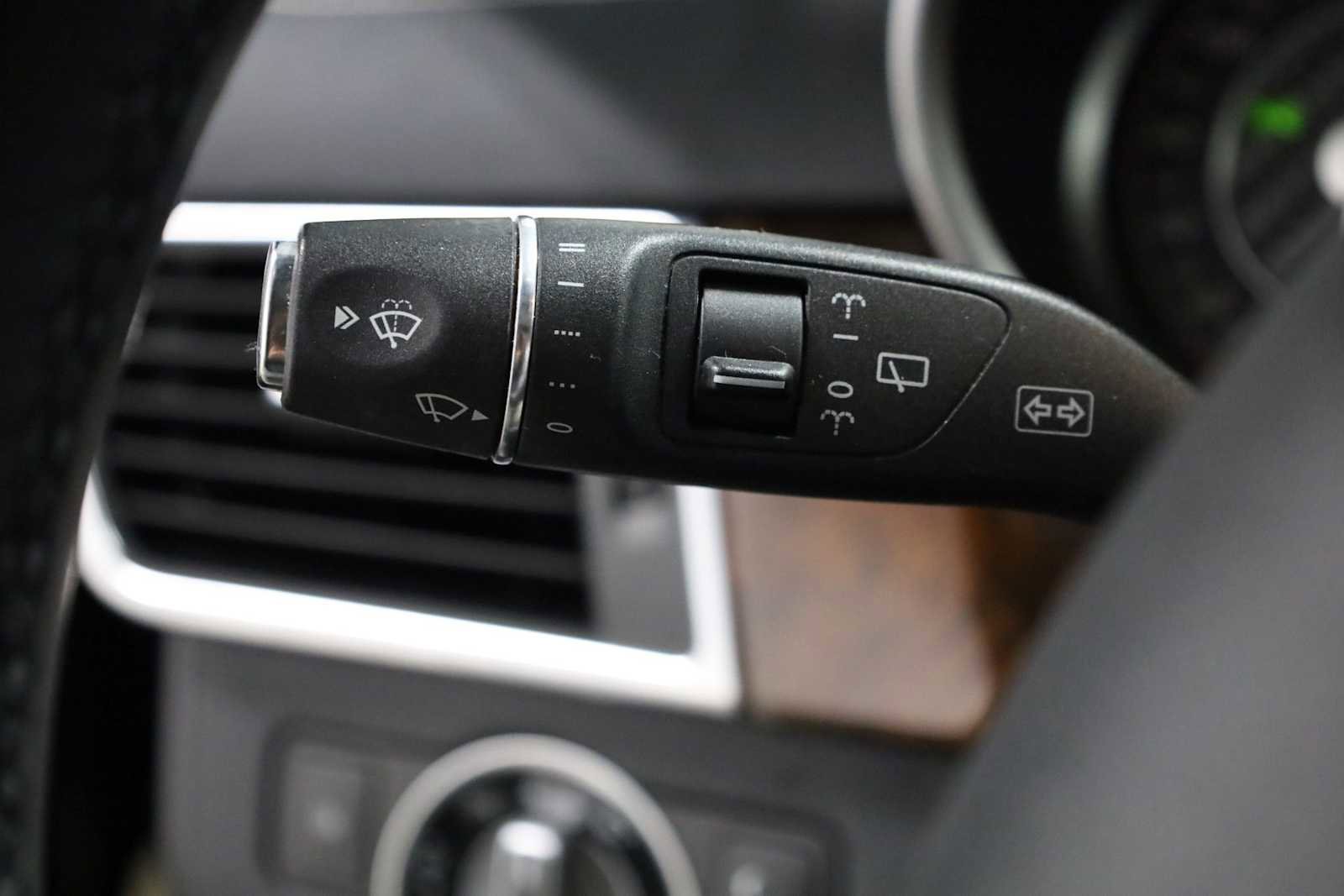 Used 2014 Mercedes-Benz ML 63 AMG 4MATIC image 27