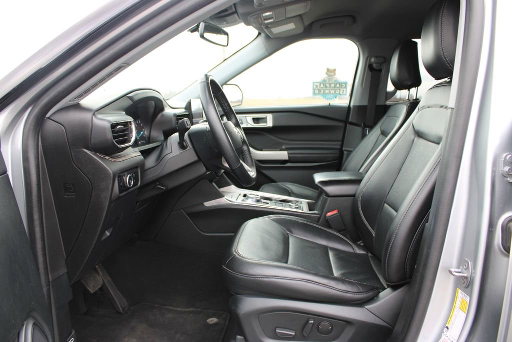 Used 2023 Ford Explorer Limited AWD/4WD image 24