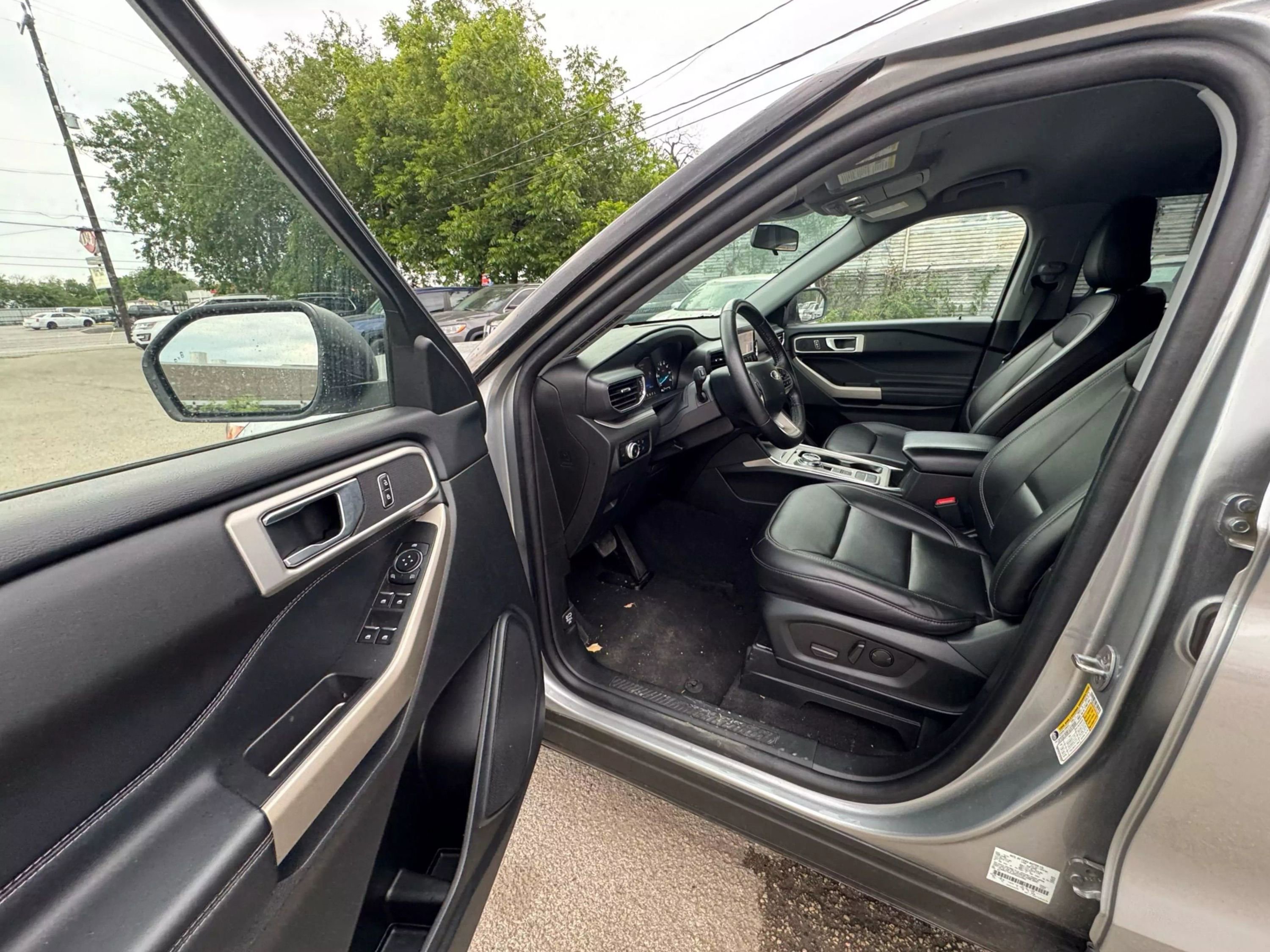 Used 2023 Ford Explorer XLT w/ Equipment Group 202A image 22