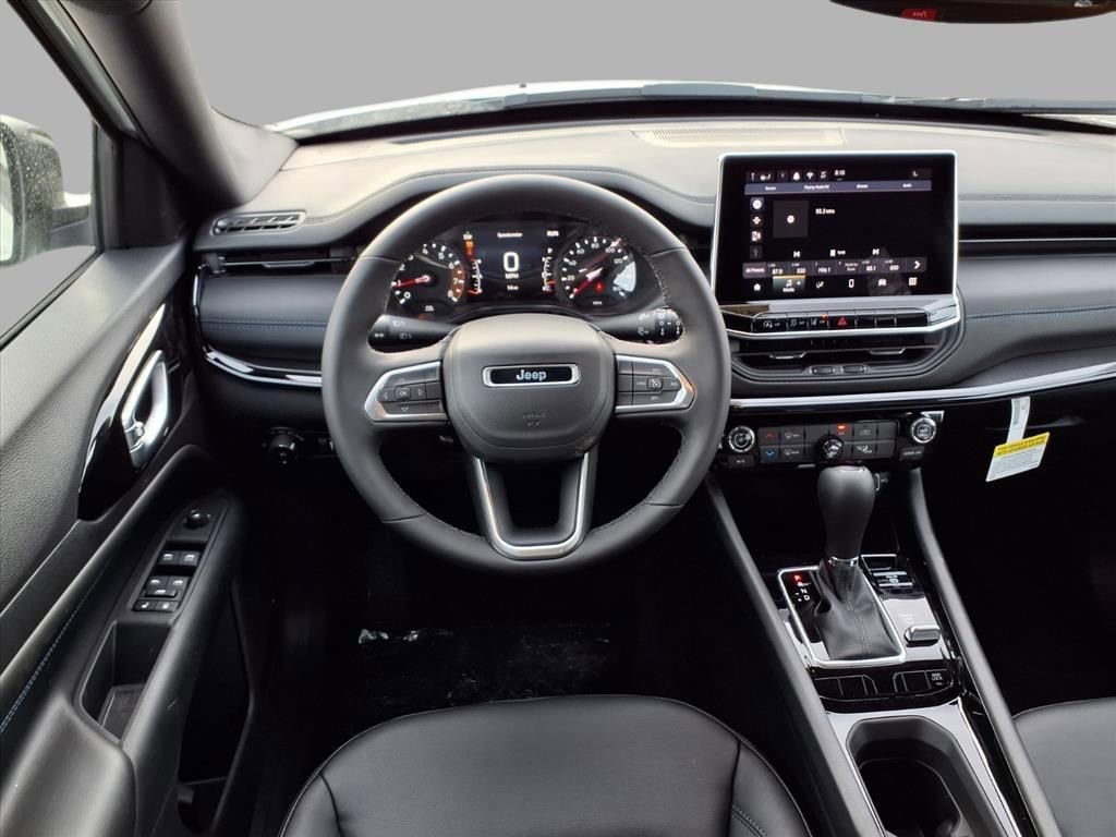 New 2026 Jeep Compass Latitude image 4