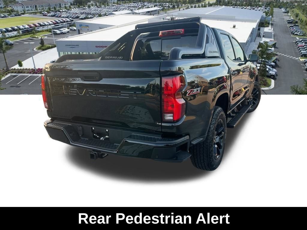 Used 2025 Chevrolet Colorado Z71 w/ Midnight Edition image 14