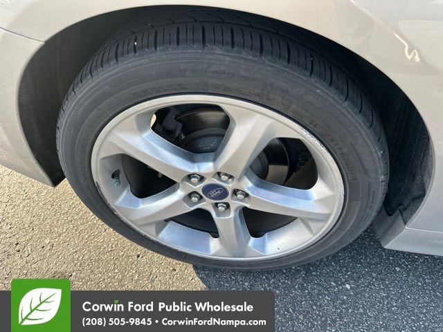 Used 2016 Ford Fusion SE w/ Equipment Group 201A FWD image 9