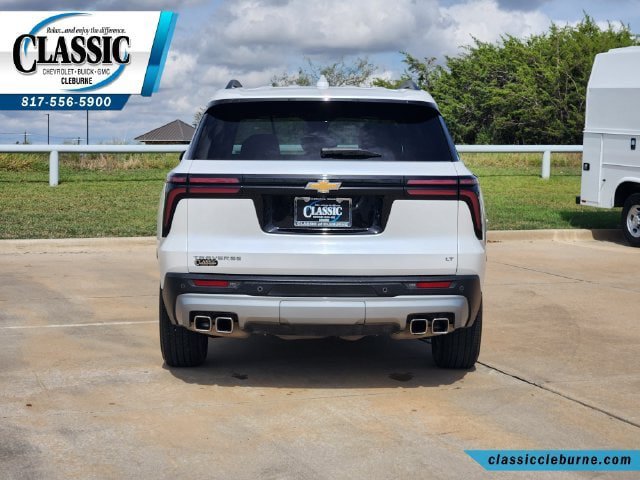 Used 2024 Chevrolet Traverse LT w/ LPO, Floor Liner Package FWD image 9