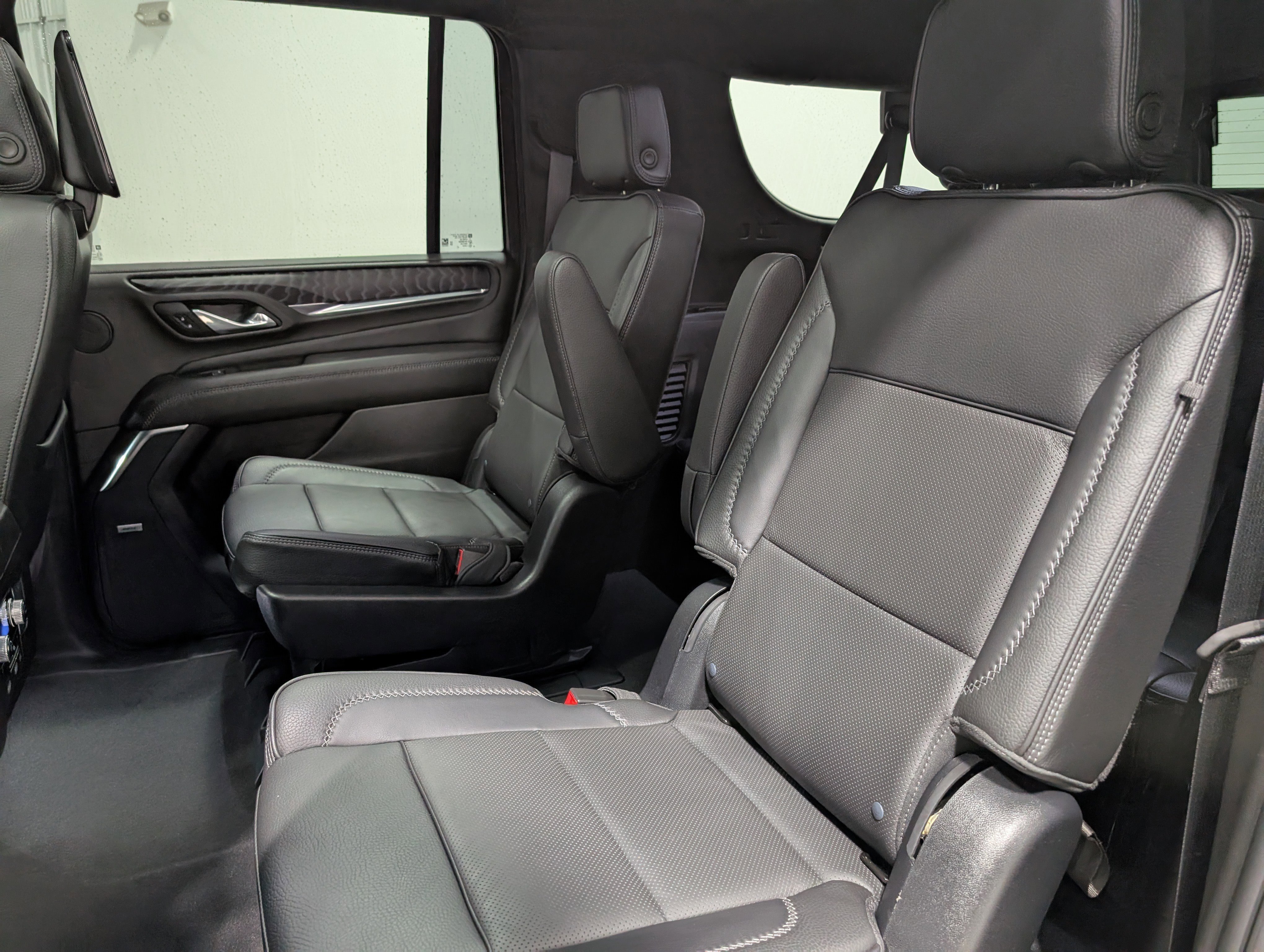 Used 2023 GMC Yukon XL Denali w/ Advanced Technology Package AWD/4WD image 18