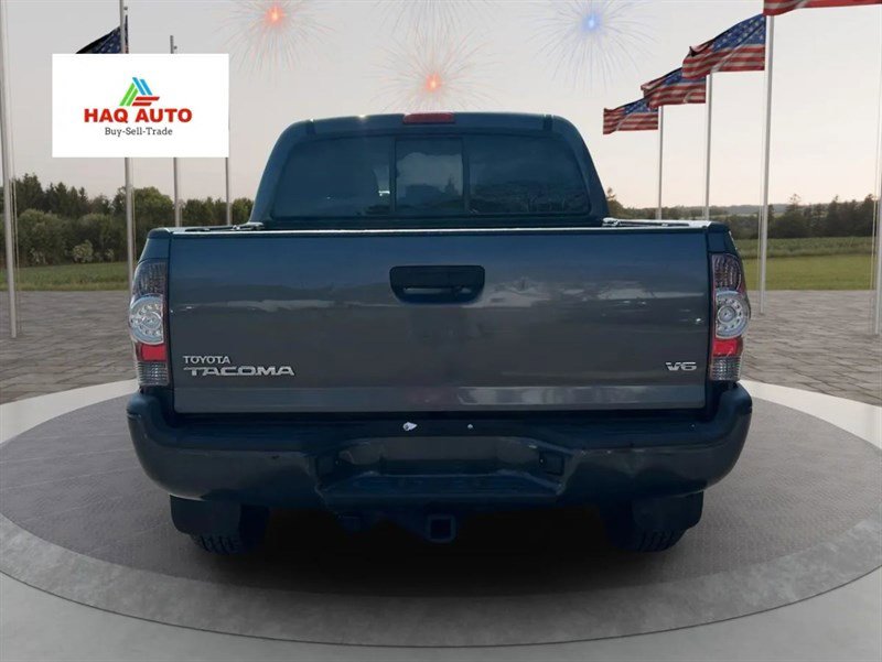 Used 2014 Toyota Tacoma 4x4 Double Cab w/ TRD Sport Package image 6