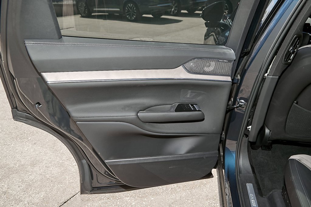 New 2025 Volvo EX90 Ultra image 18