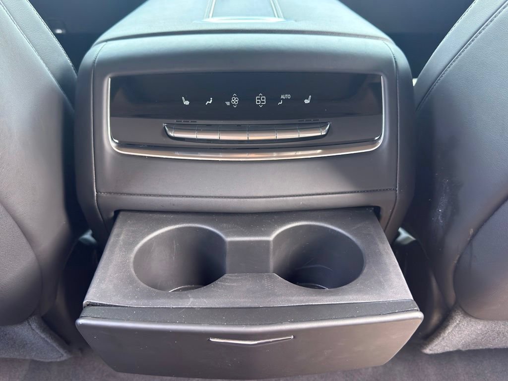 Used 2026 Cadillac Escalade ESV V w/ LPO, ONYX Package AWD/4WD image 39