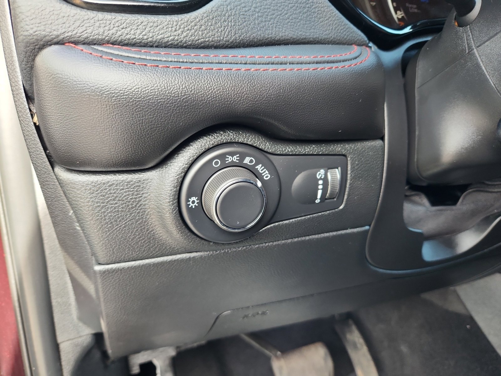 Used 2024 Dodge Durango GT image 31