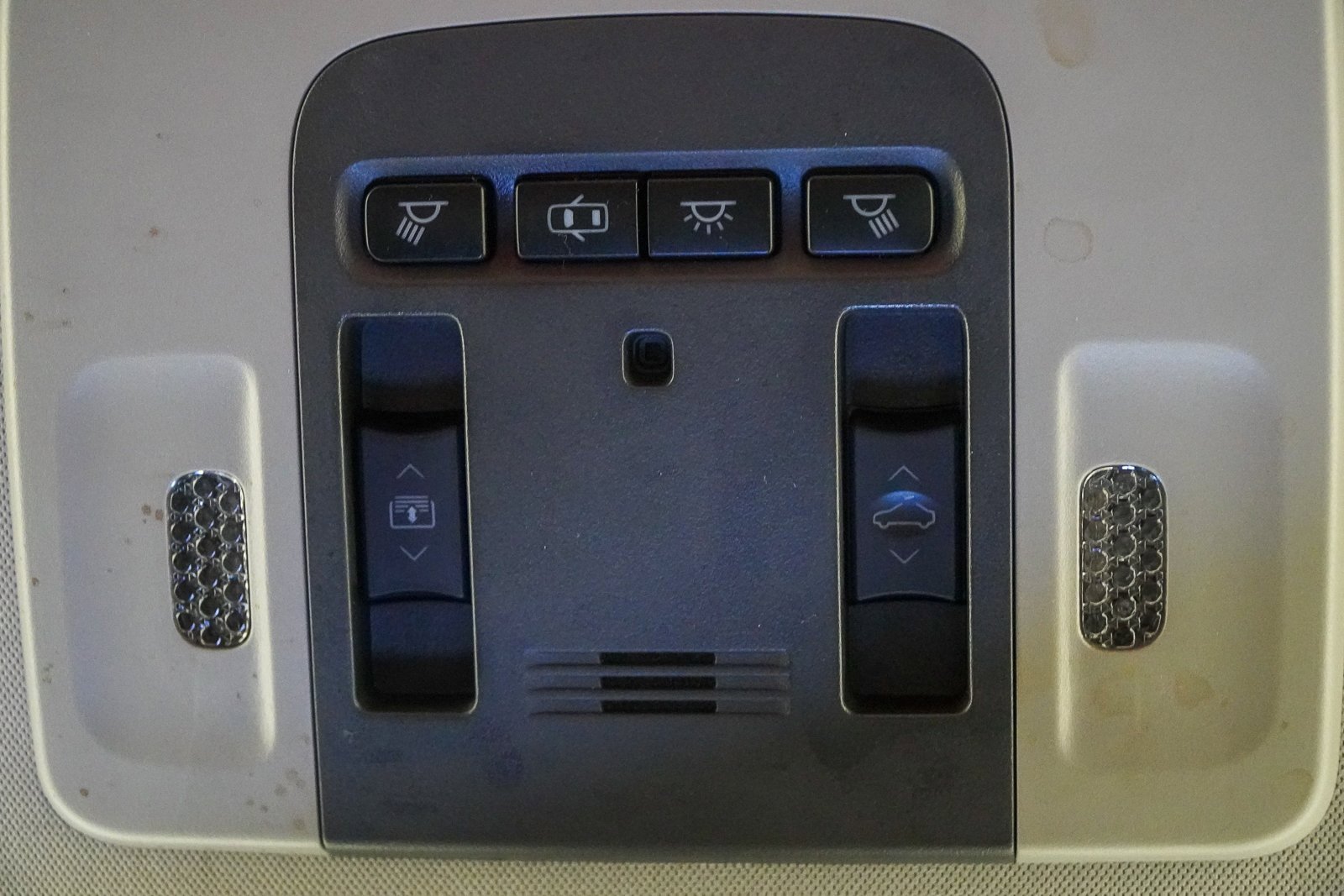 Used 2018 Toyota Camry XLE image 25