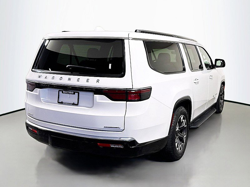 Used 2023 Jeep Wagoneer L Series III w/ Preferred Equipment Group image 7