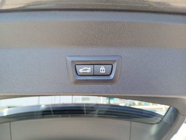 Used 2021 BMW X3 sDrive30i w/ Premium Package image 11