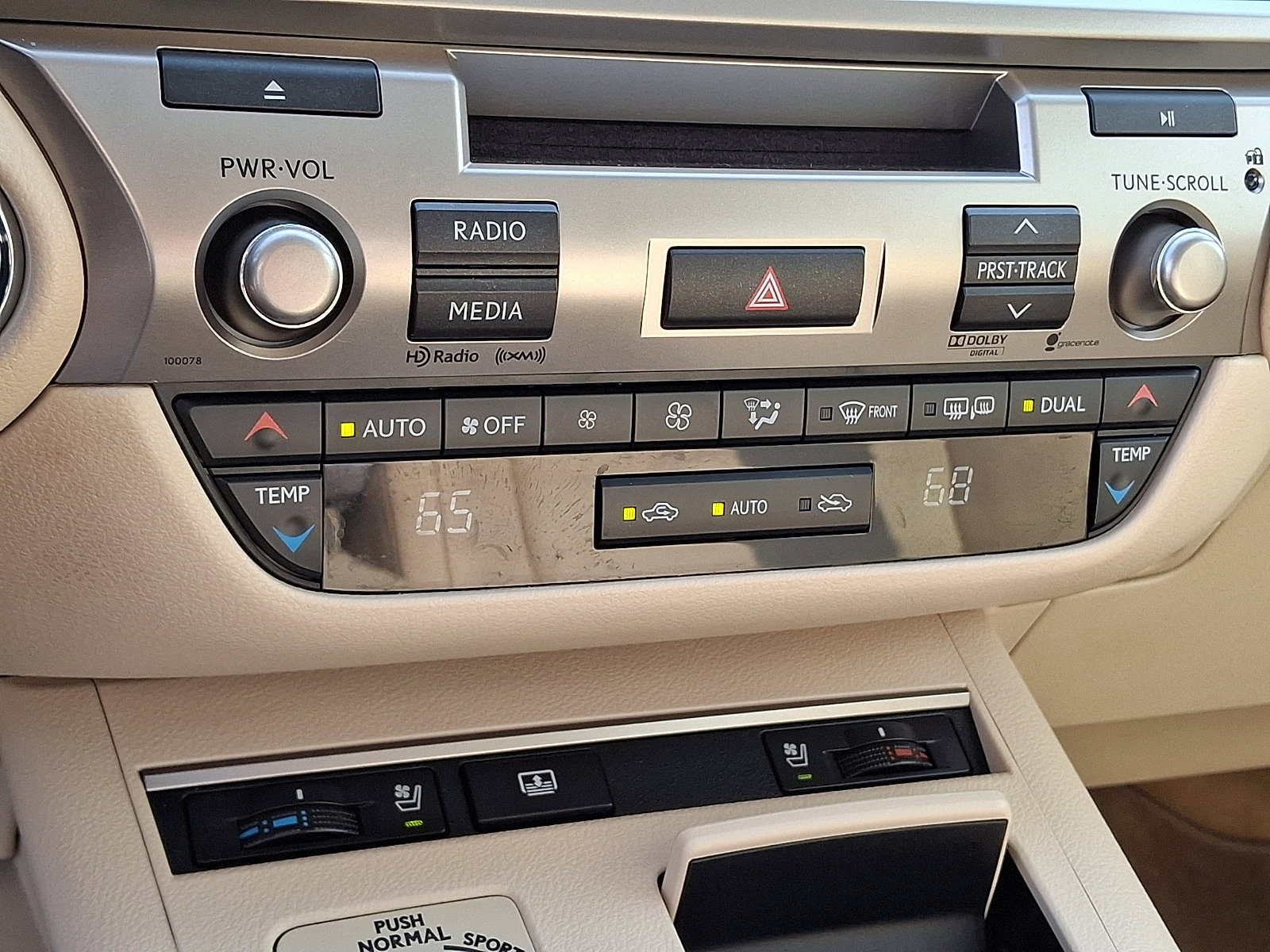 Used 2013 Lexus ES 300h w/ Luxury Pkg FWD image 16