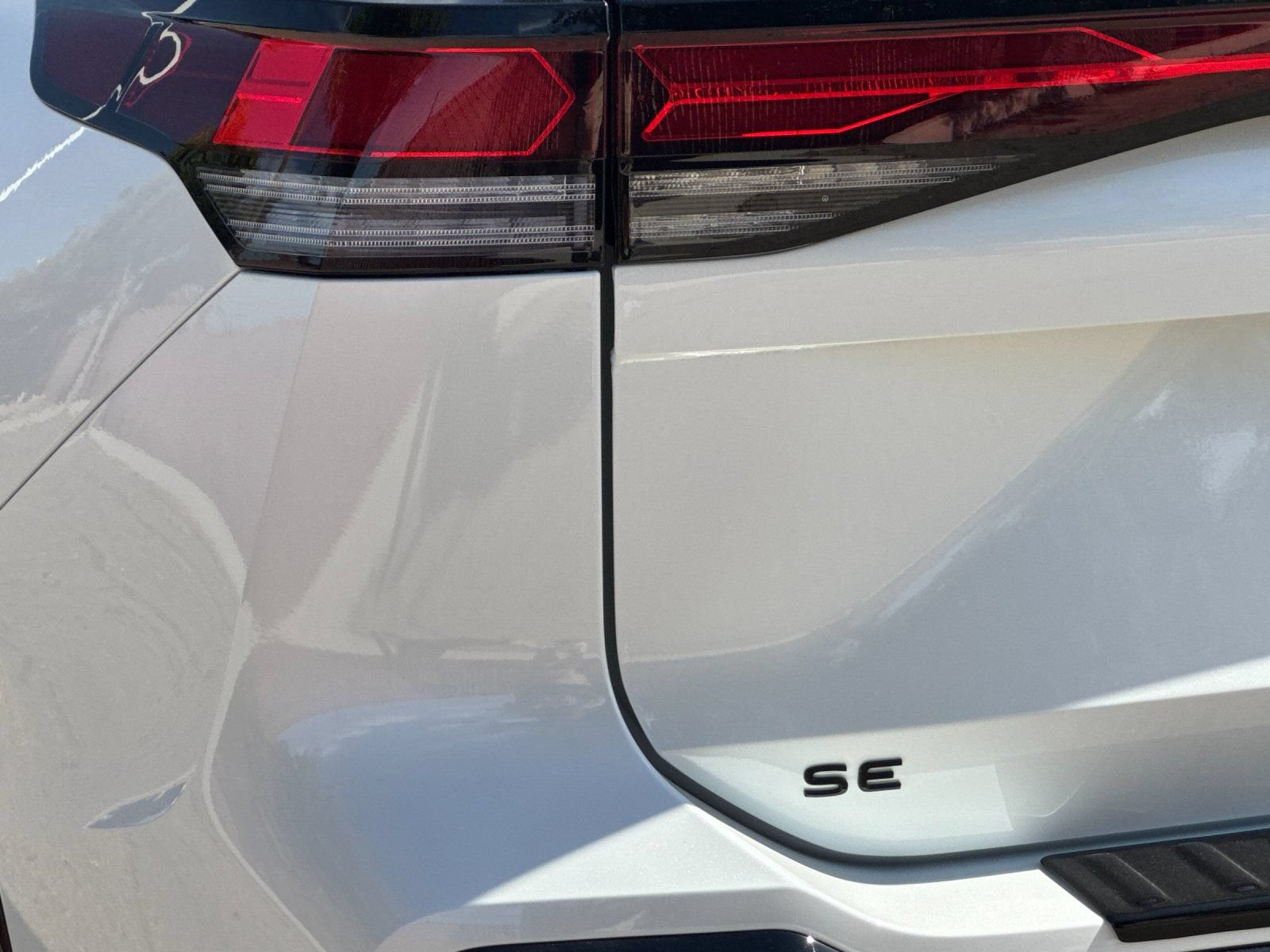 New 2026 Volkswagen Tiguan SE R-Line FWD image 26