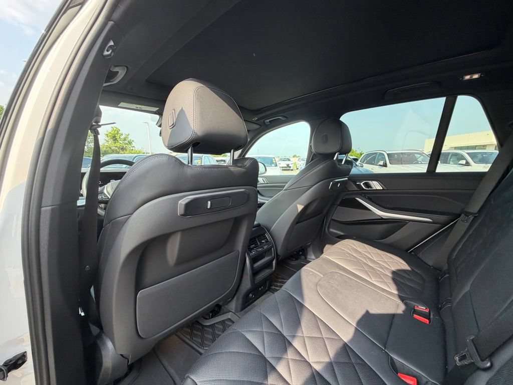 Certified 2024 BMW X5 xDrive40i w/ Premium Package AWD/4WD image 17