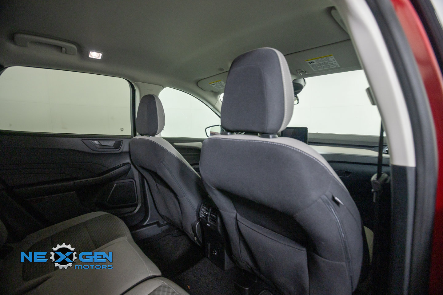 Used 2022 Ford Escape SE w/ SE Sport Appearance Package FWD image 39