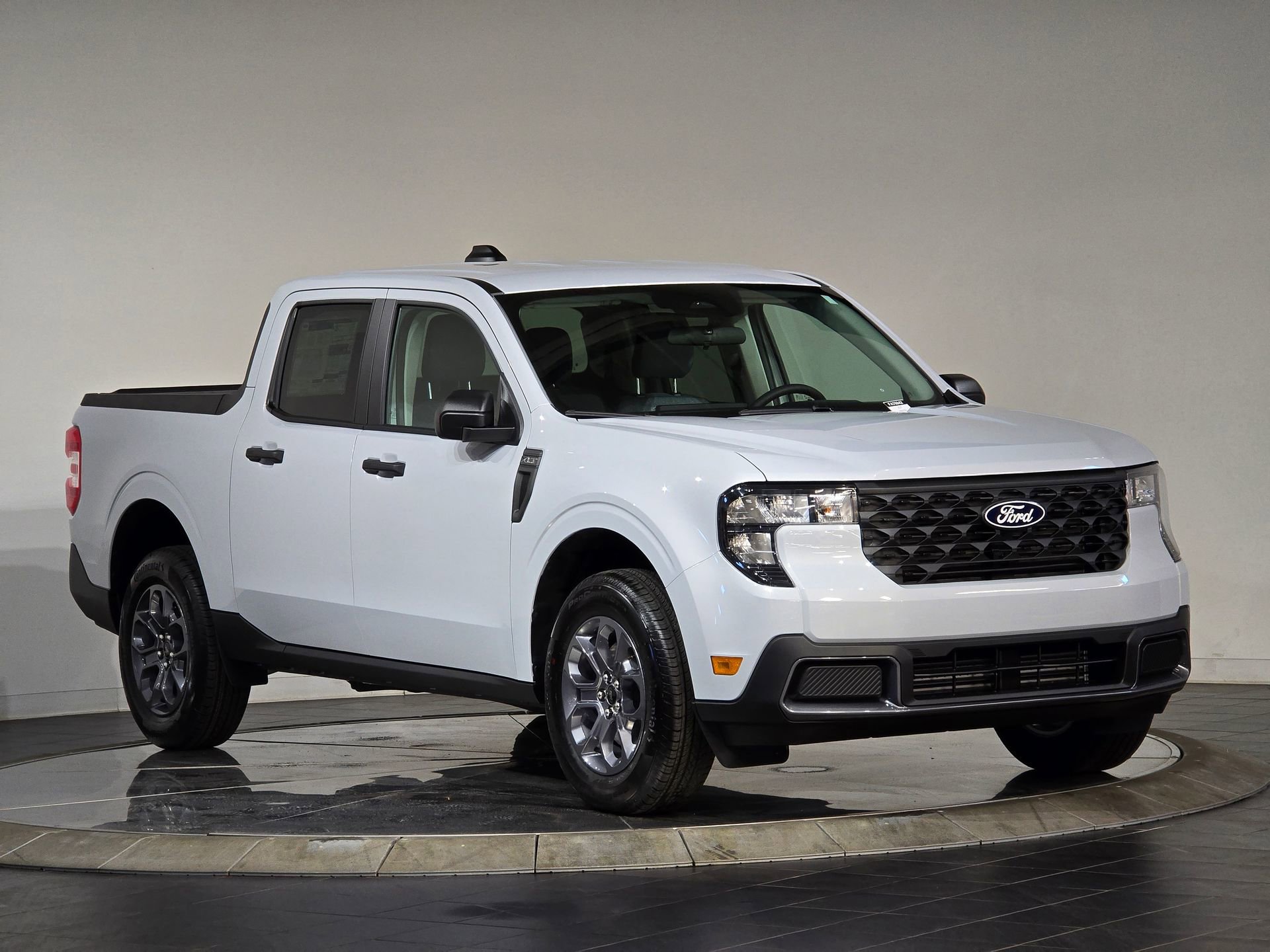 New 2025 Ford Maverick XLT image 2