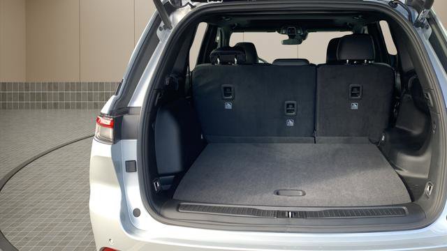 New 2025 Jeep Grand Cherokee Altitude image 14