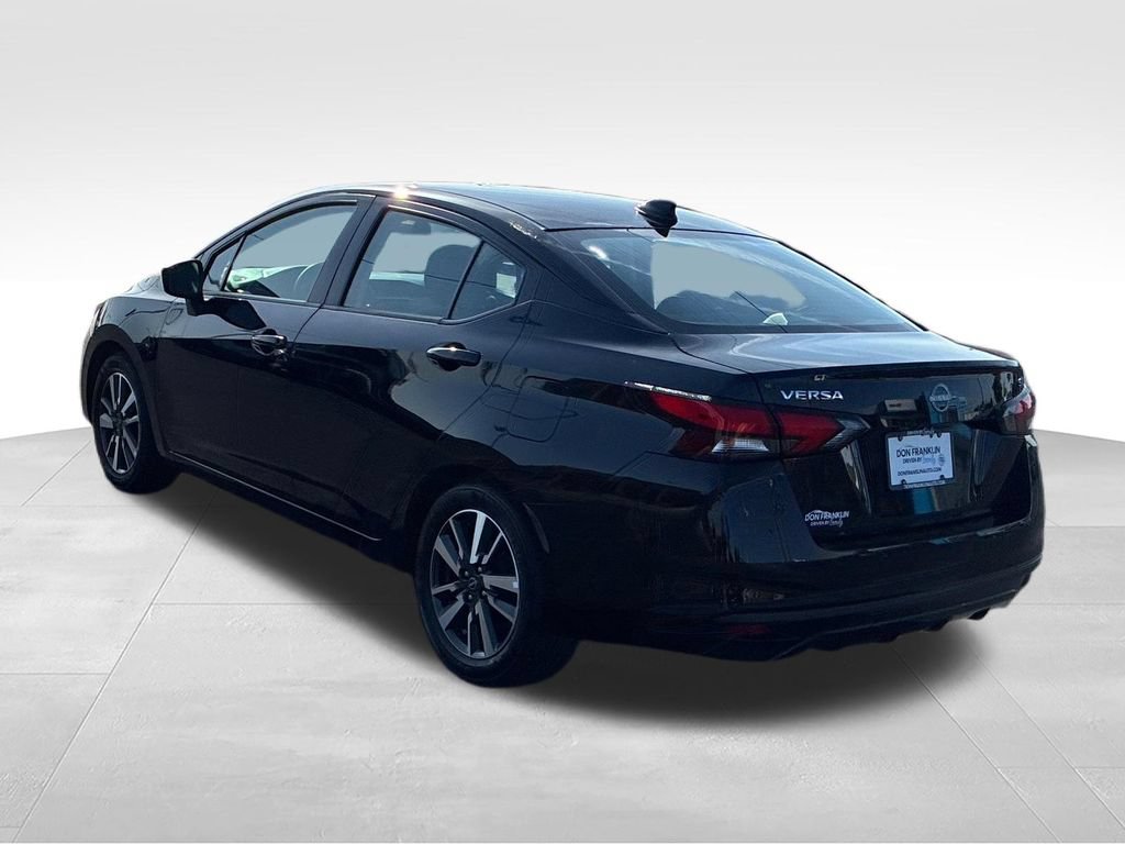 Used 2024 Nissan Versa SV FWD image 3