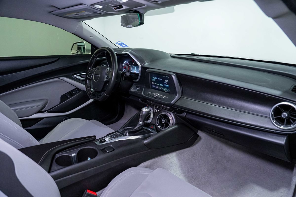 Used 2016 Chevrolet Camaro LT RWD image 16