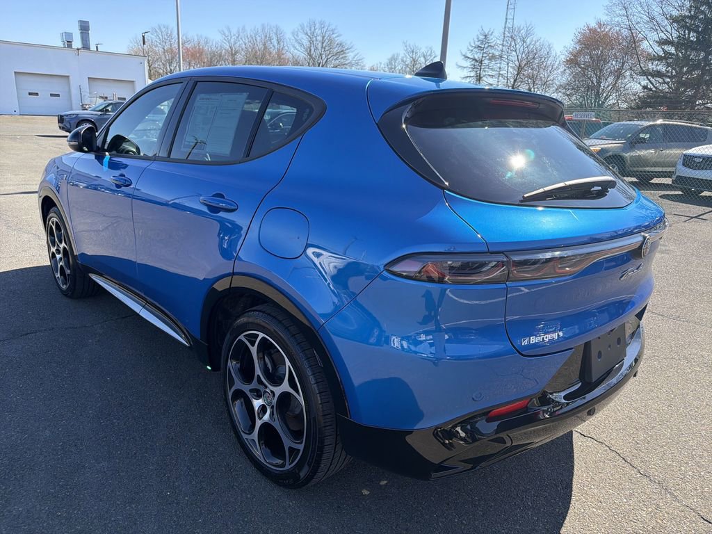 Used 2024 Alfa Romeo Tonale Ti image 3