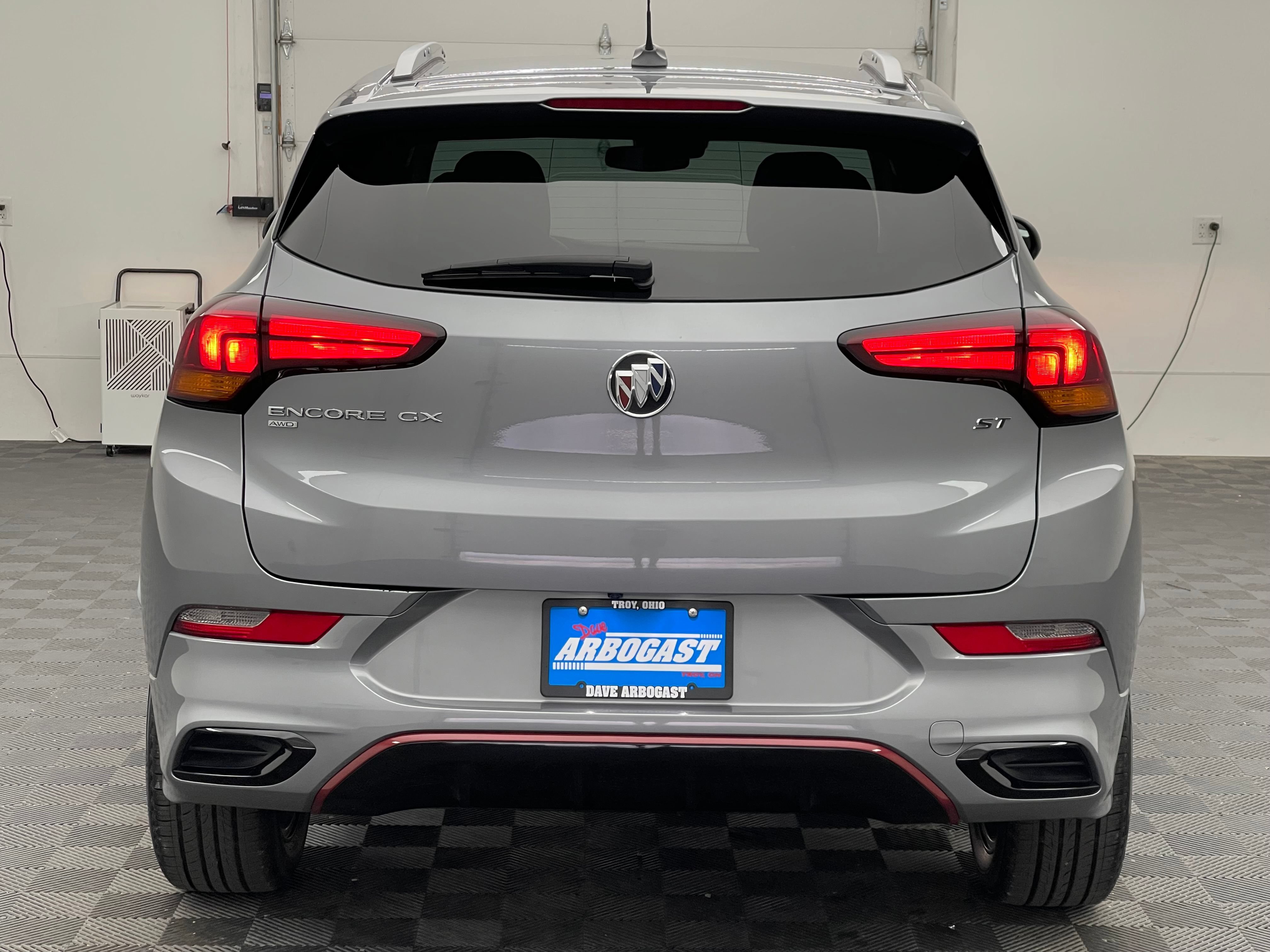 Used 2023 Buick Encore GX Select w/ Sport Touring Package AWD/4WD image 8