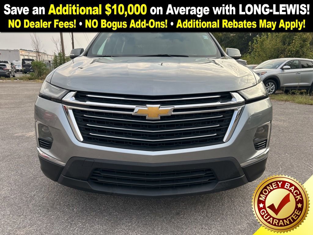 Used 2023 Chevrolet Traverse LT image 2