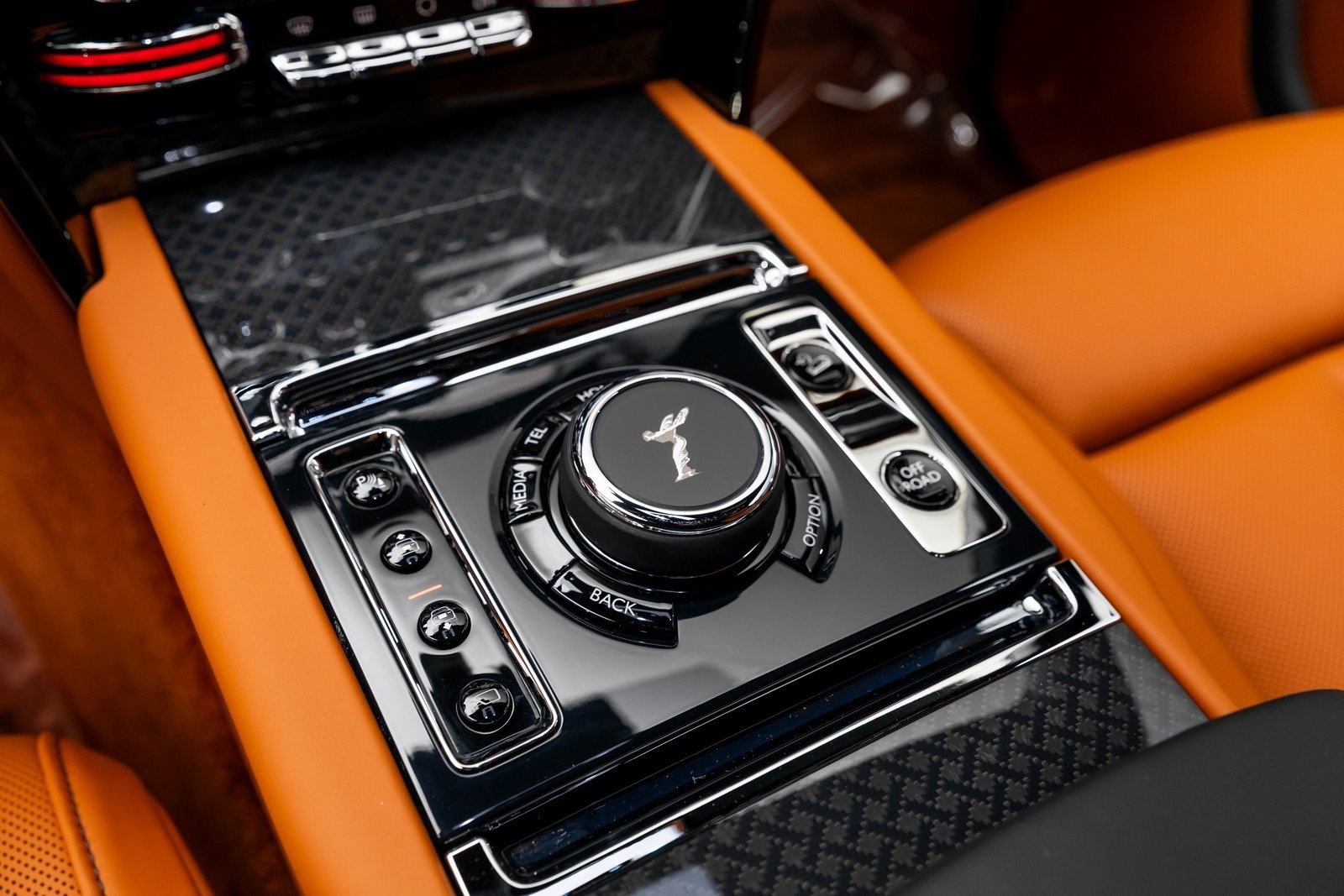 New 2026 Rolls-Royce Cullinan Black Badge image 28