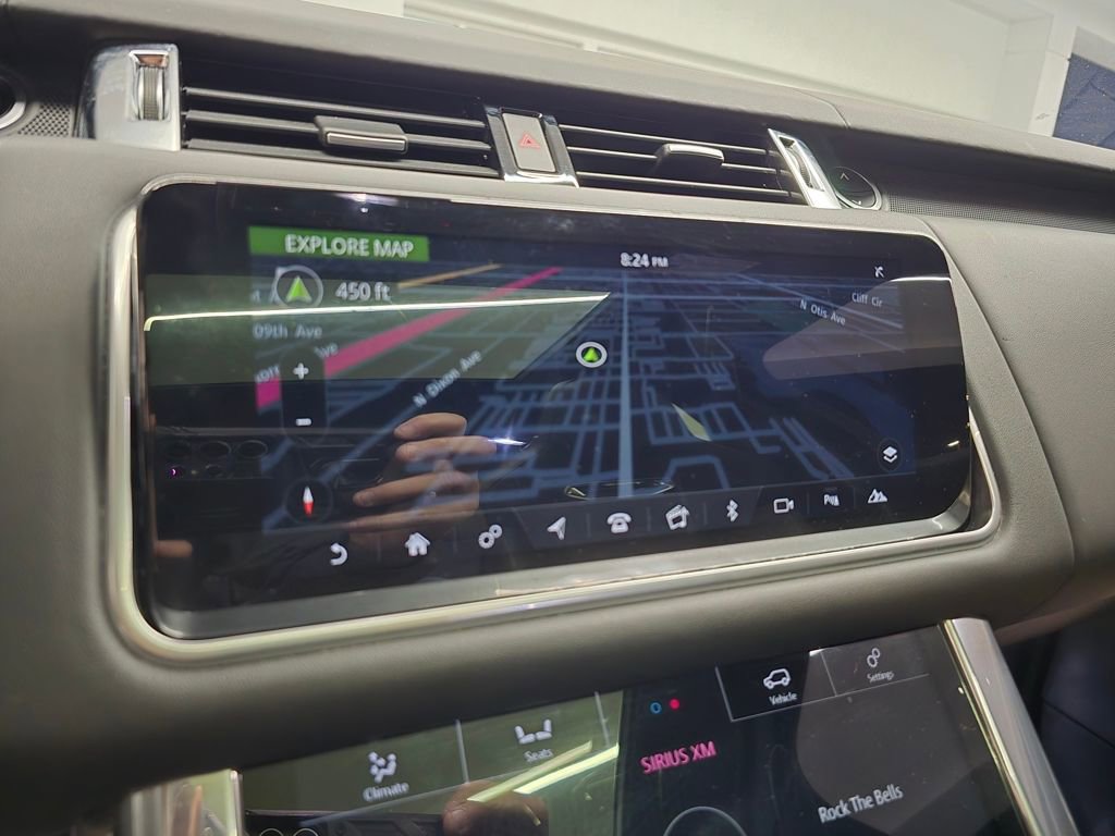 Used 2022 Land Rover Range Rover Sport SVR image 28