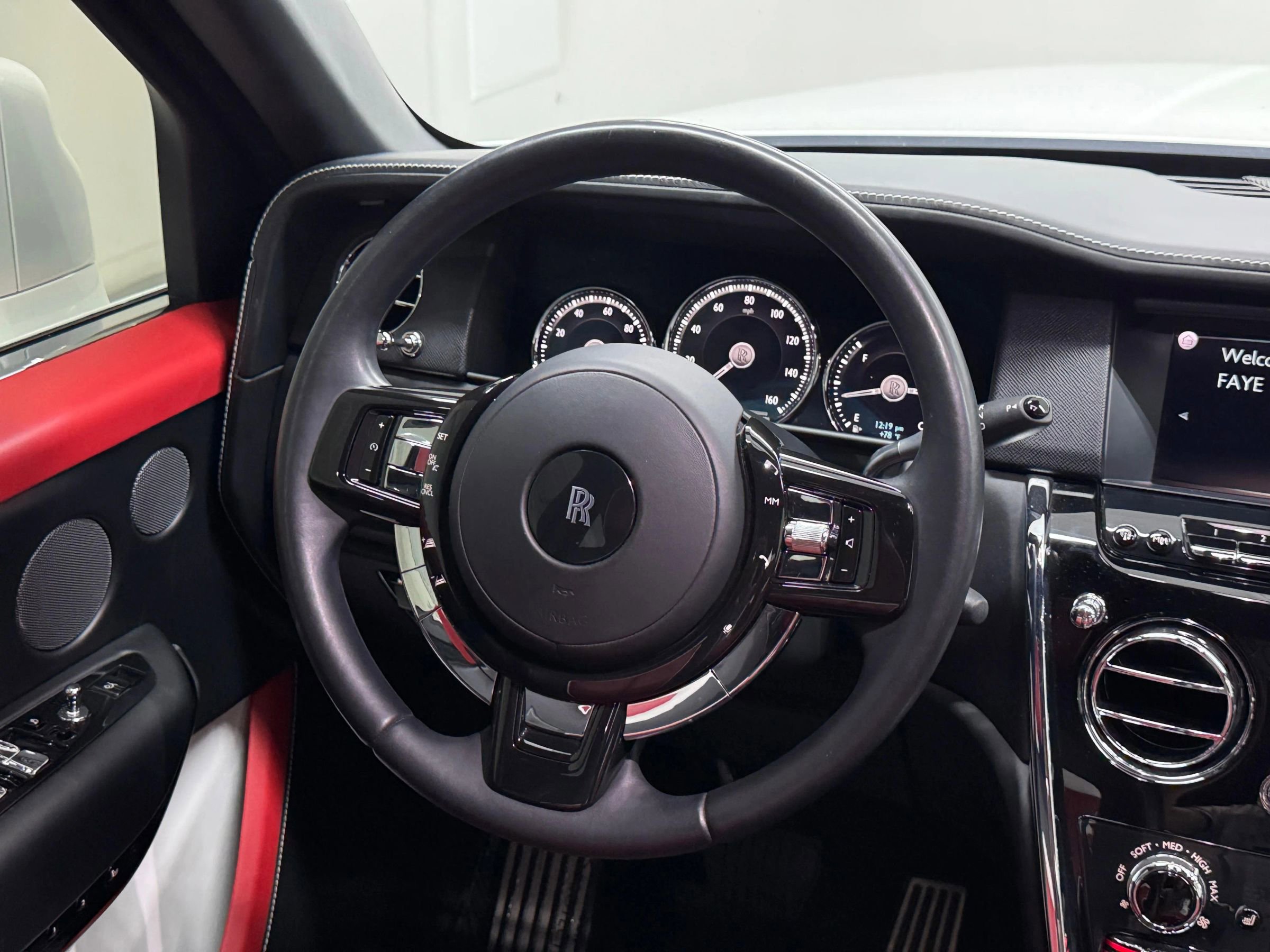 Used 2020 Rolls-Royce Cullinan image 16