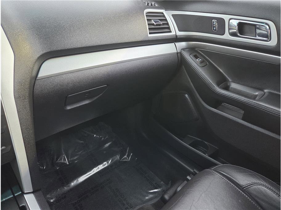 Used 2015 Ford Explorer XLT w/ Equipment Group 202B image 18