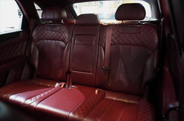 Used 2020 Bentley Bentayga AWD/4WD image 21