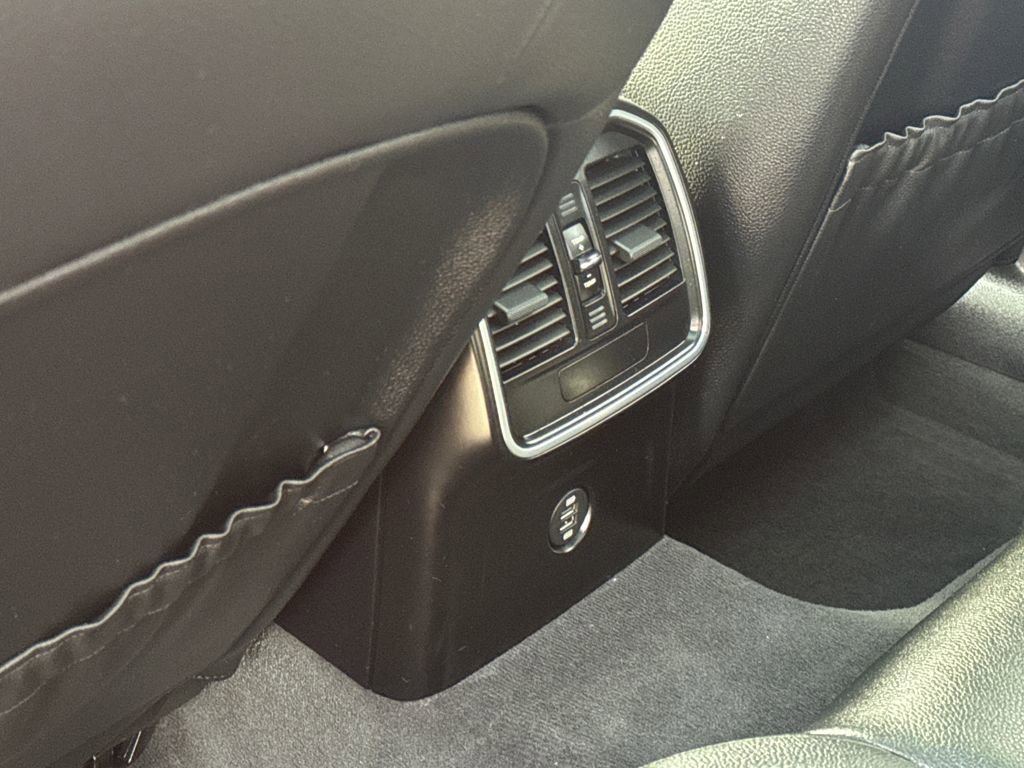 Used 2019 Porsche Macan Base image 38