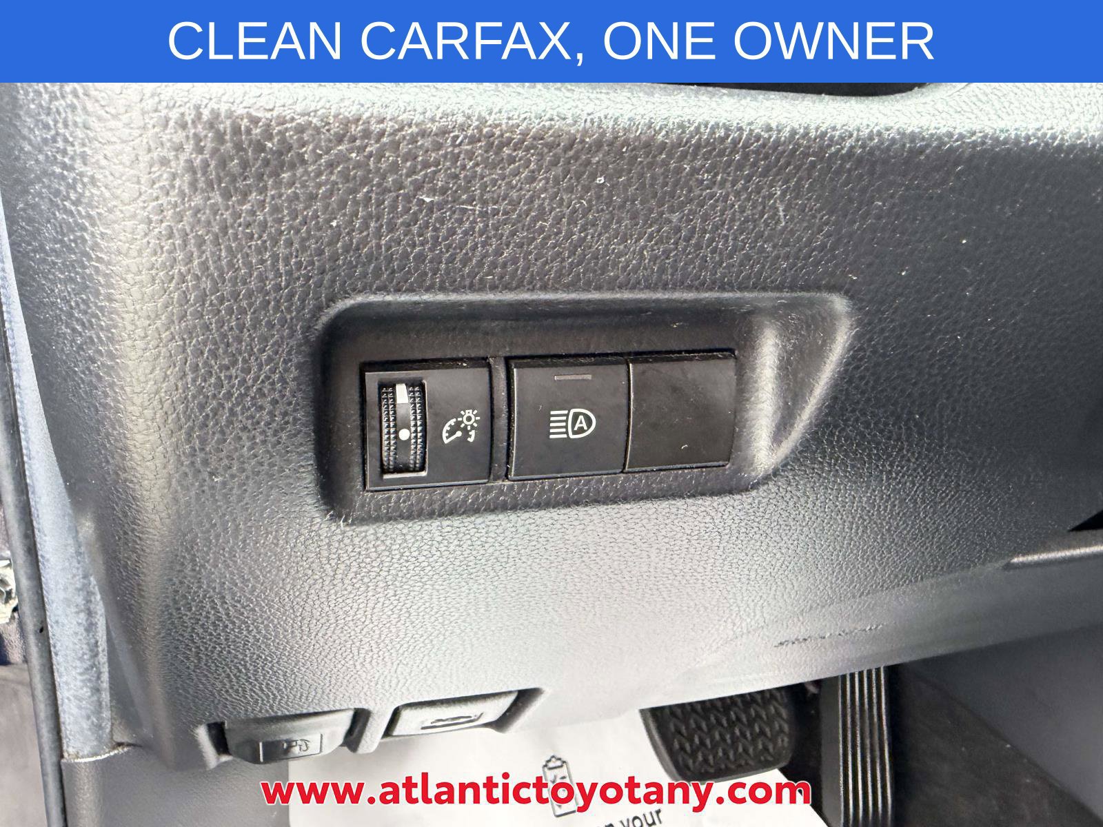 Used 2021 Toyota RAV4 XLE AWD/4WD image 24