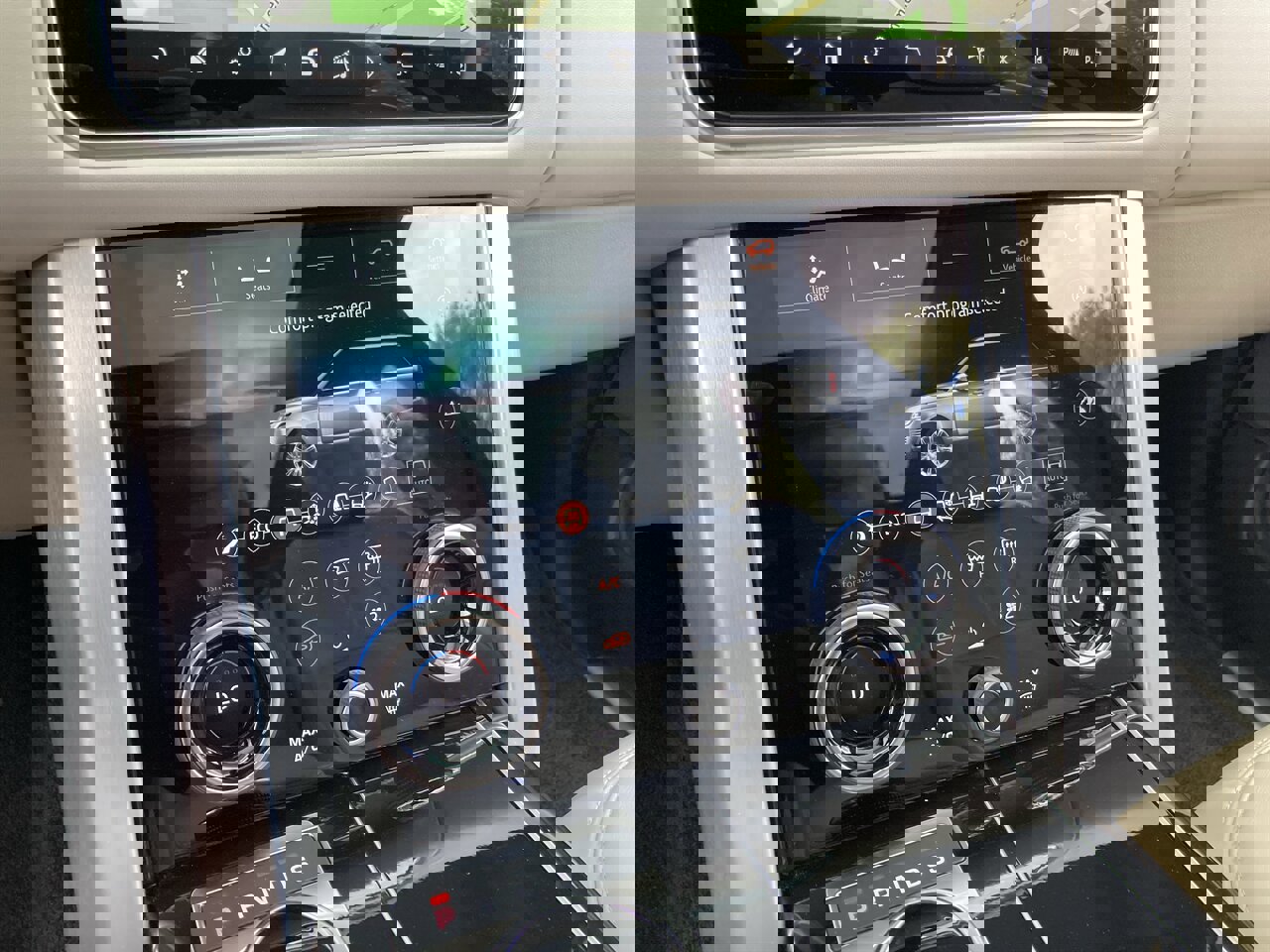 Used 2019 Land Rover Range Rover Supercharged image 28