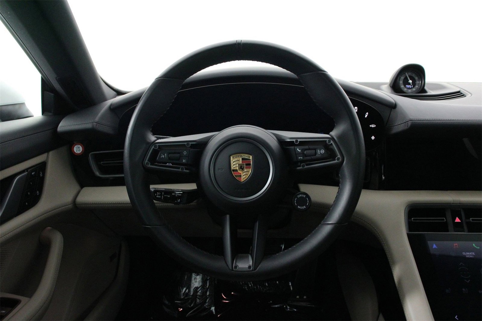 Used 2025 Porsche Taycan image 12