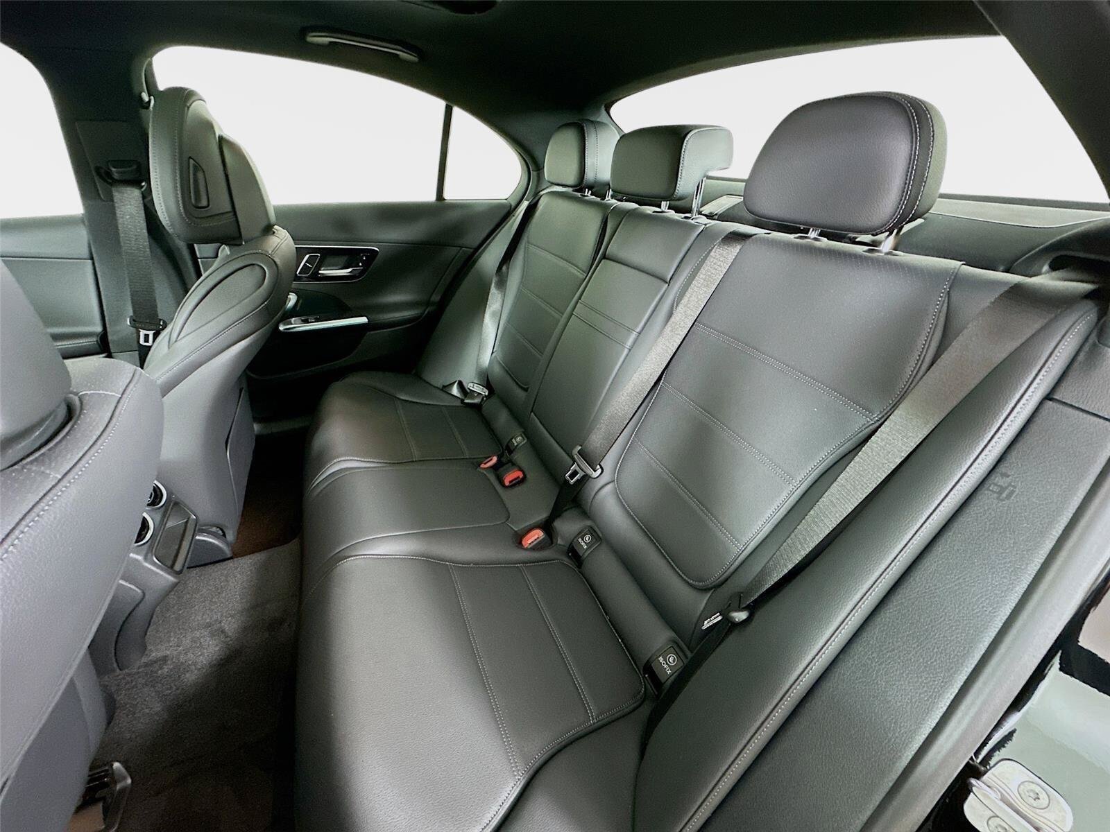 Used 2026 Mercedes-Benz C 300 4MATIC Sedan image 31