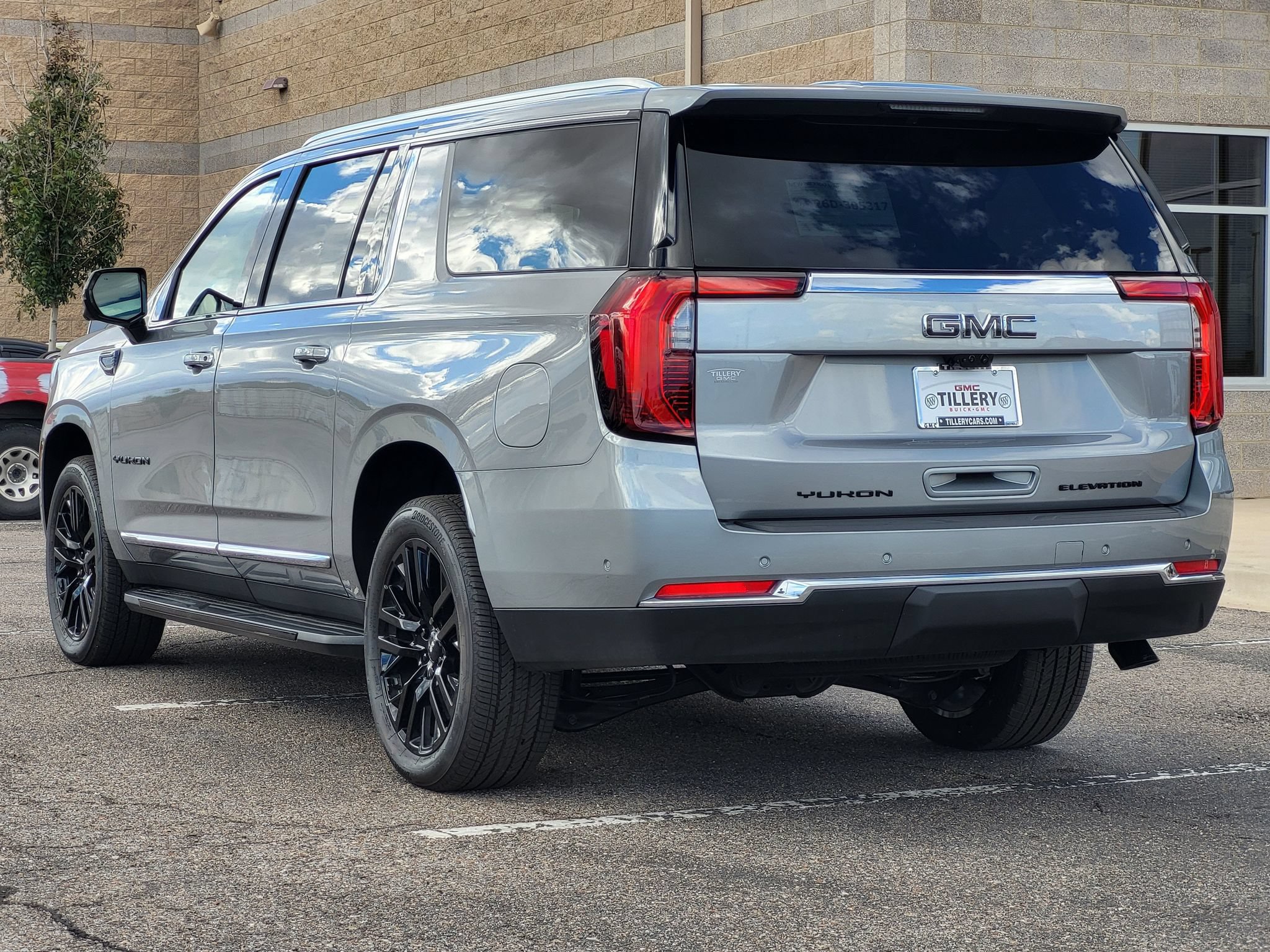 New 2026 GMC Yukon XL Elevation w/ Elevation Premium Package AWD/4WD image 5
