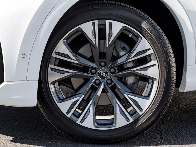 Used 2024 Audi Q8 Premium Plus AWD/4WD image 12