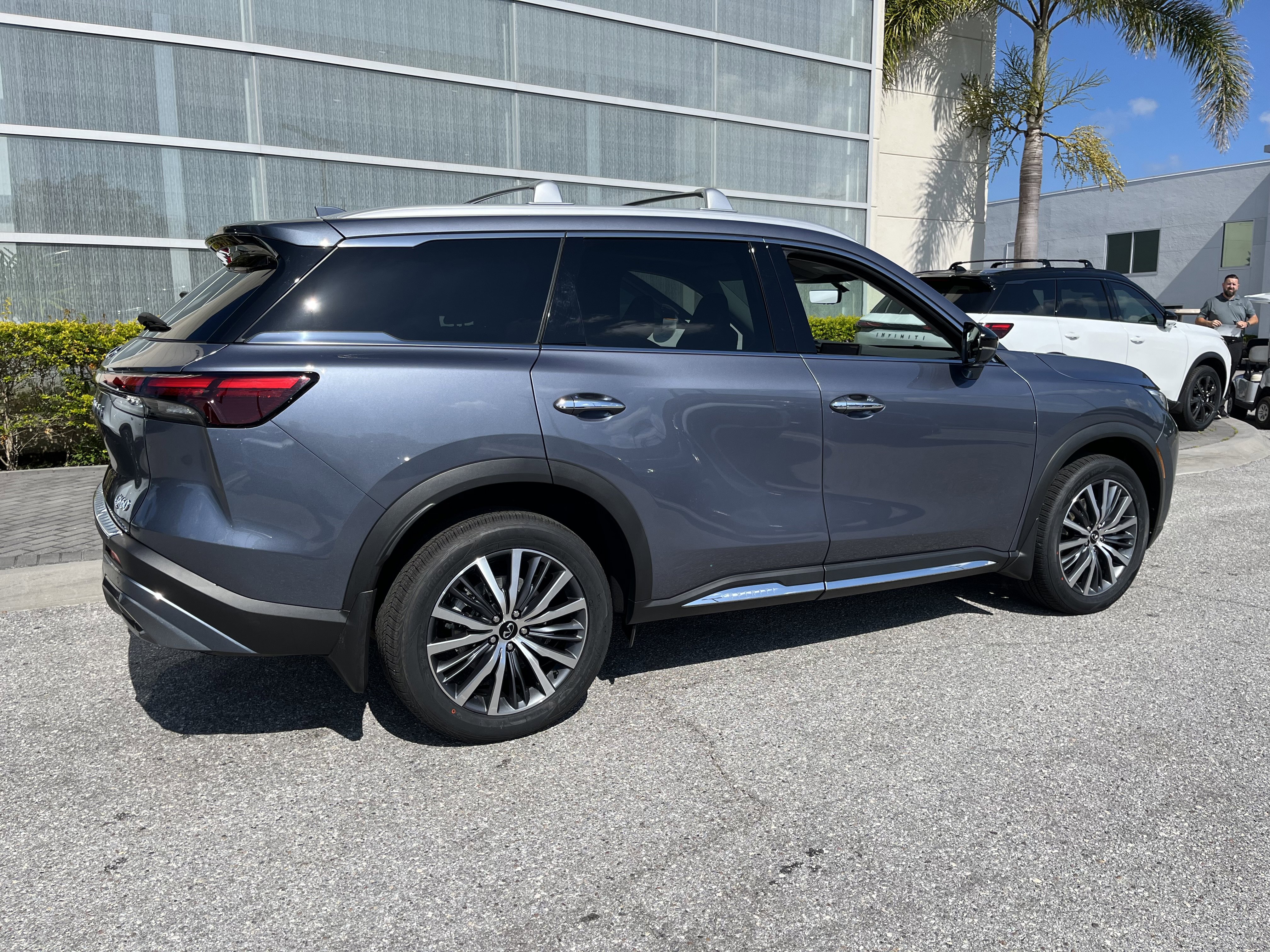 Certified 2023 INFINITI QX60 Sensory w/ Vision Package AWD/4WD image 9