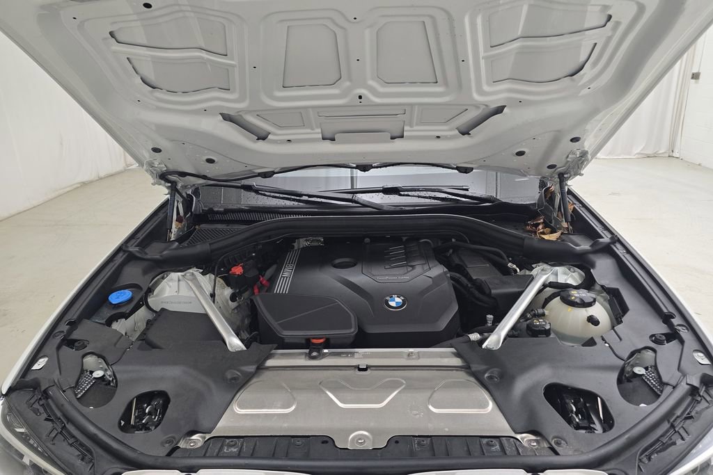 Certified 2025 BMW X4 xDrive30i w/ Premium Package image 30