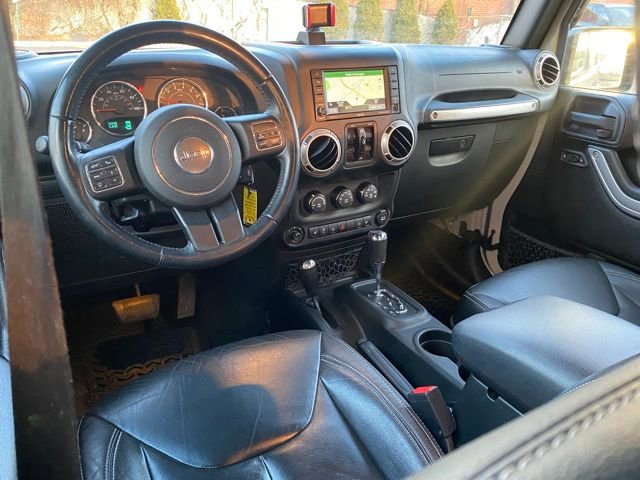 Used 2016 Jeep Wrangler Unlimited Rubicon w/ Dual Top Group image 26